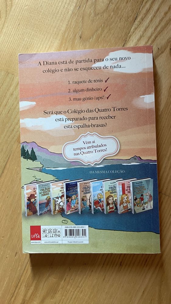 Livro o colégio das quatro torres