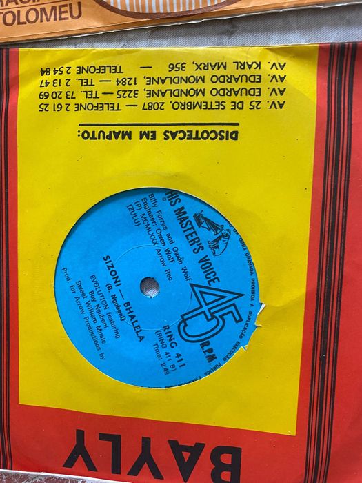 lot singles africana