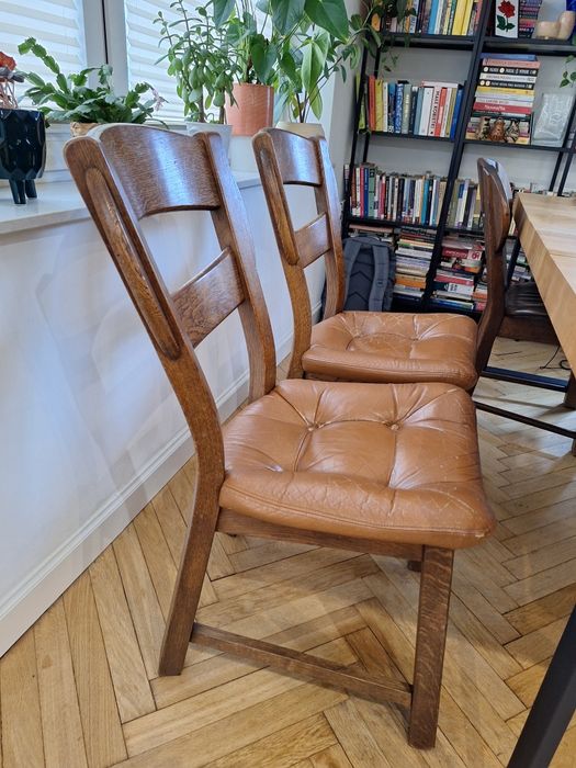 Krzesła tapicerowane, skórzane