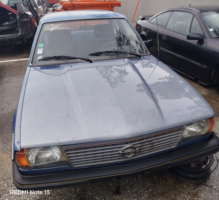 Opel Ascona 2.0 D - Peças