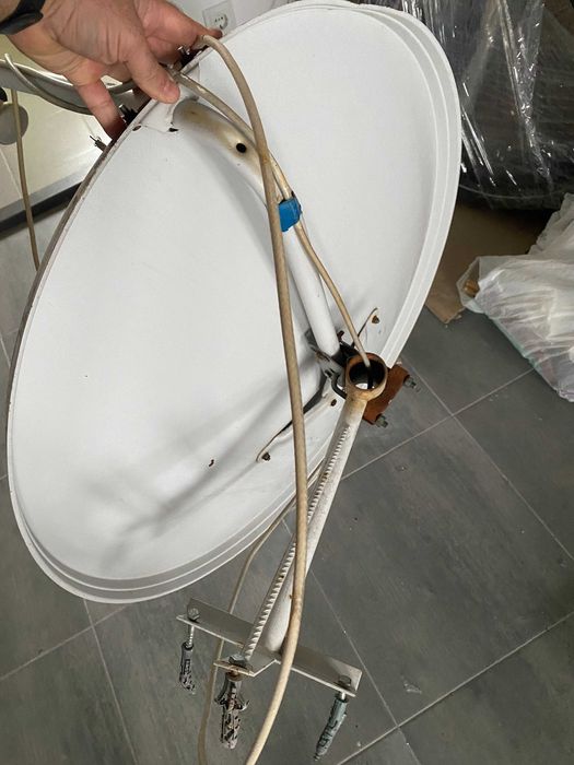 Антена супутникова 90см 2шт б/в