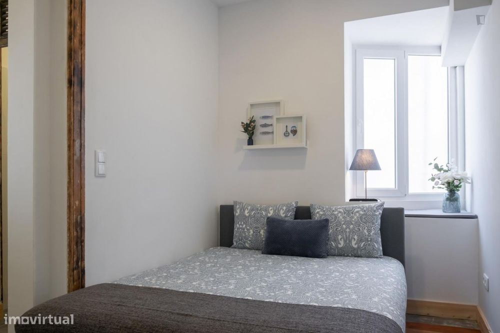 248037 - Quarto com cama de casal, com casa de...