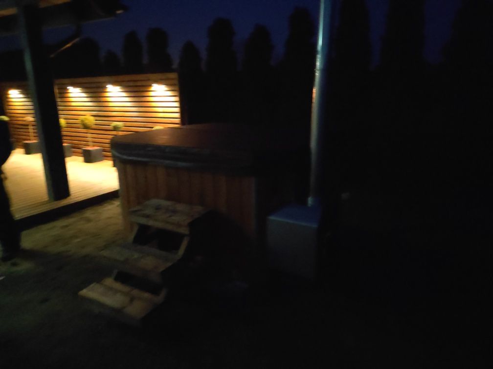 Jacuzzi ogrodowe gorąca beczka hot tube spa caloroczne