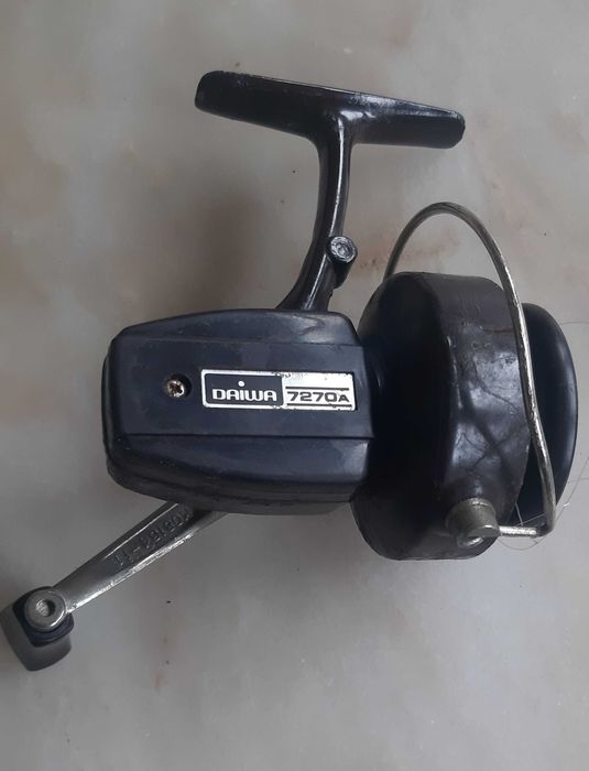 Cana de Pesa e carreto DAIWA com acessórios