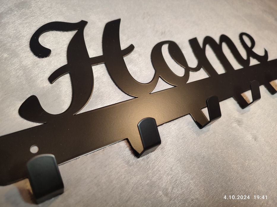 Nowy czarny metalowy wieszak na ubrania Home