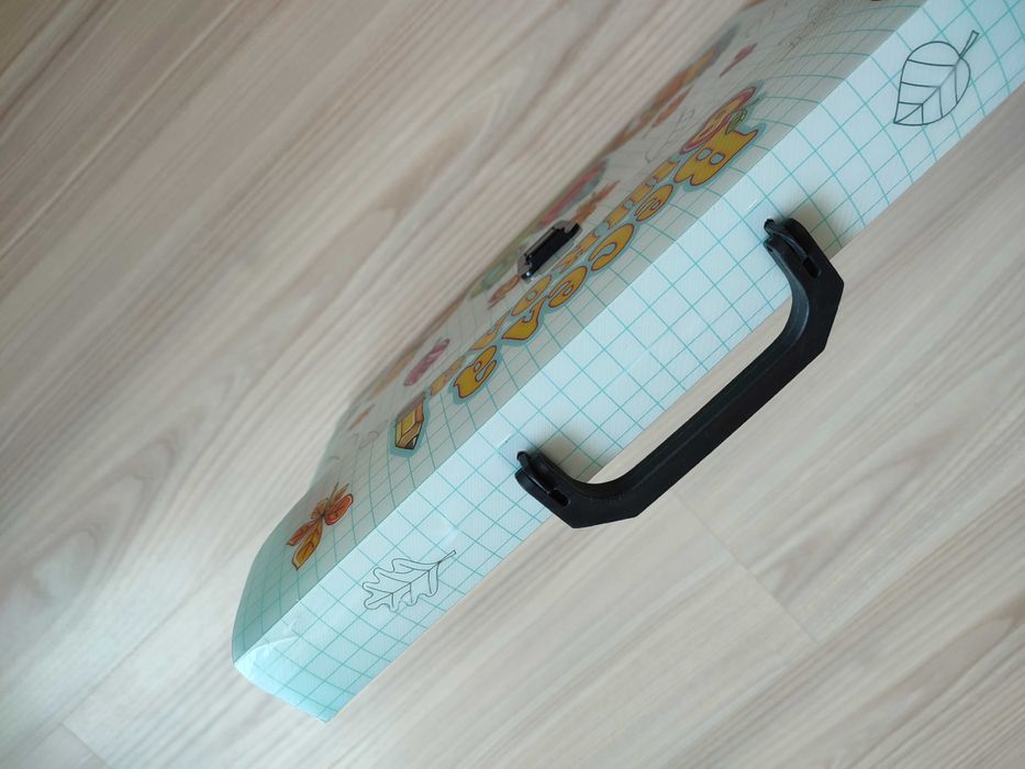 Пластикова папка-портфель з ручками на застібці