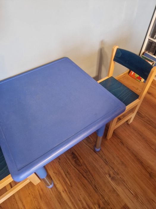 Stolik i 2 krzesełka bambino