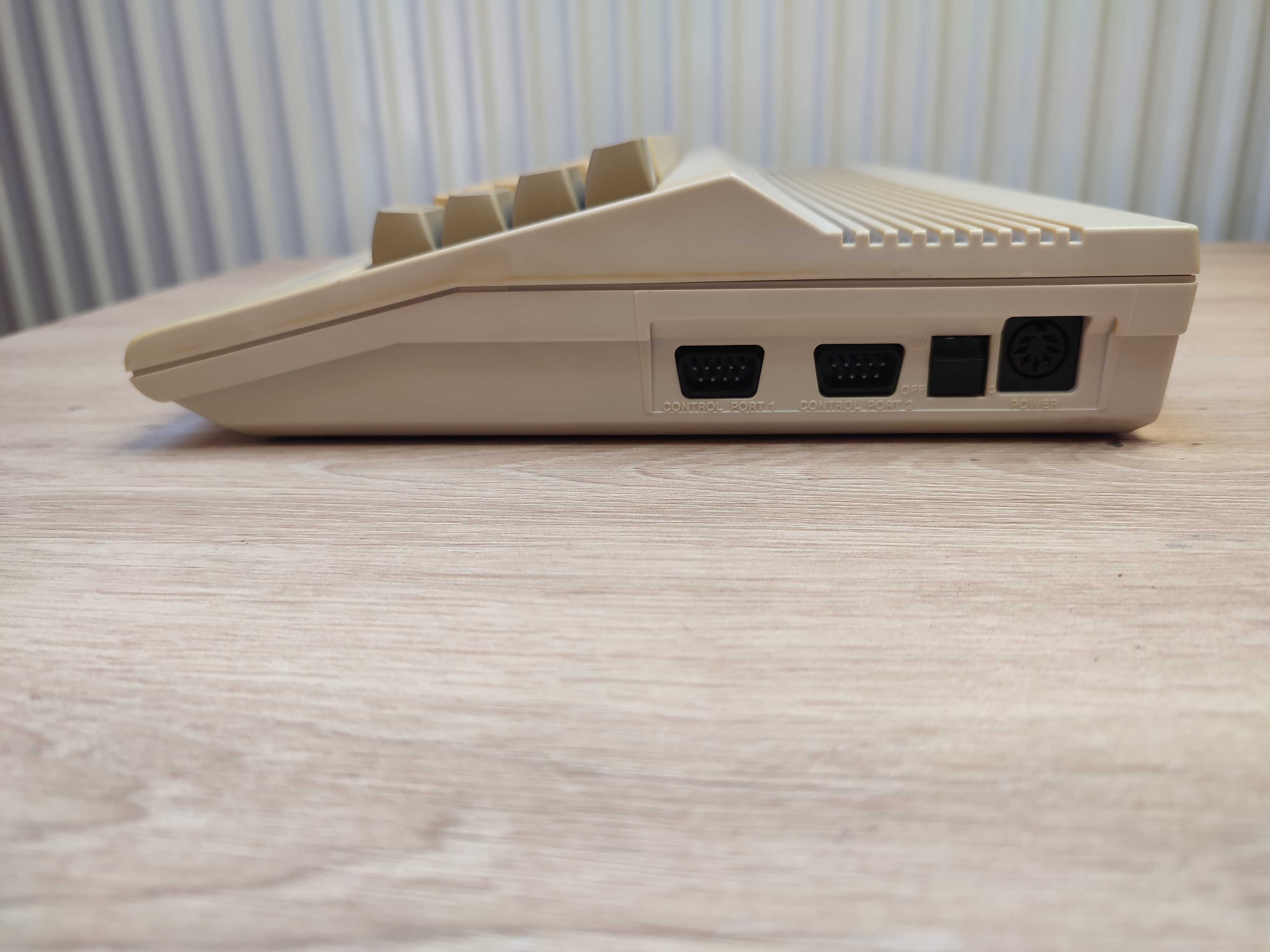 Commodore C64 kompletny zestaw plomba gry kartridż tapecart joystick