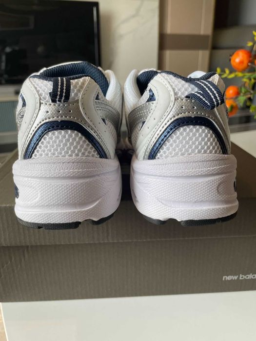 Białe tenisówki New Balance 530 w rozmiarze 37