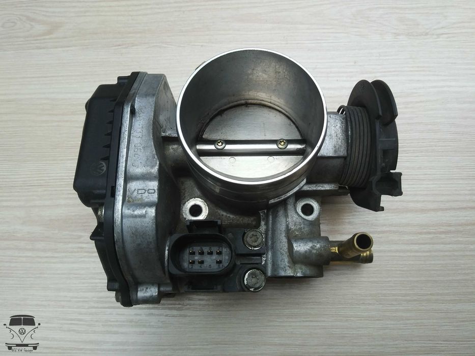 Дроссельная заслонка (06A 133 064 J) Гольф 4 Бора Шкода октавия Ауди
