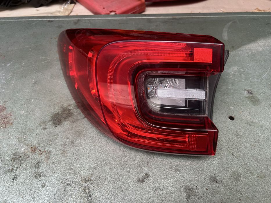 Farolim esquerdo renault Kadjar