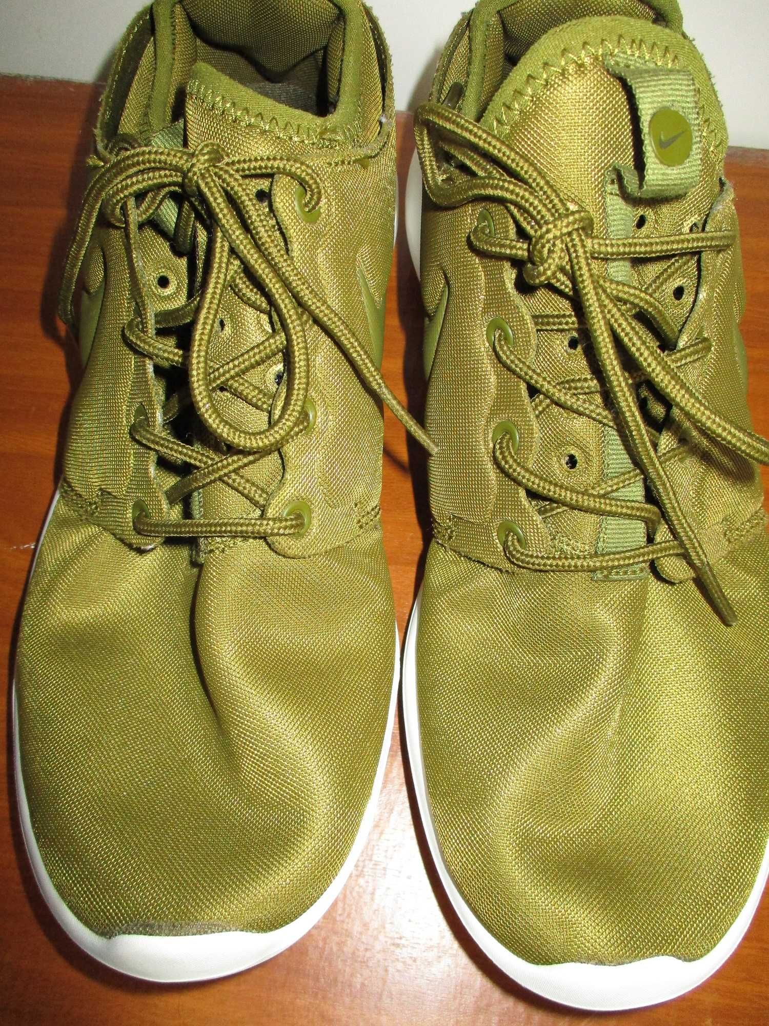 защитные кроссовки Nike
