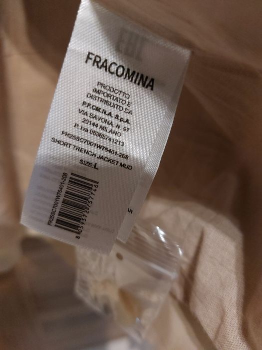 Krótki trencz włoskiej marki Fracomina