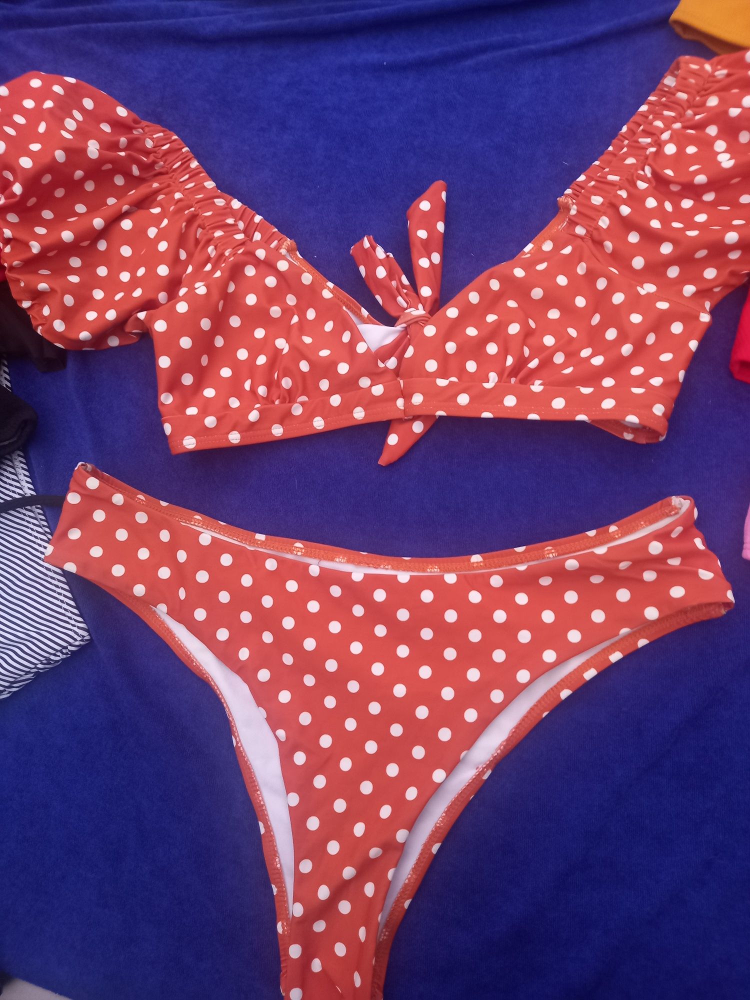 Bikinis diversos