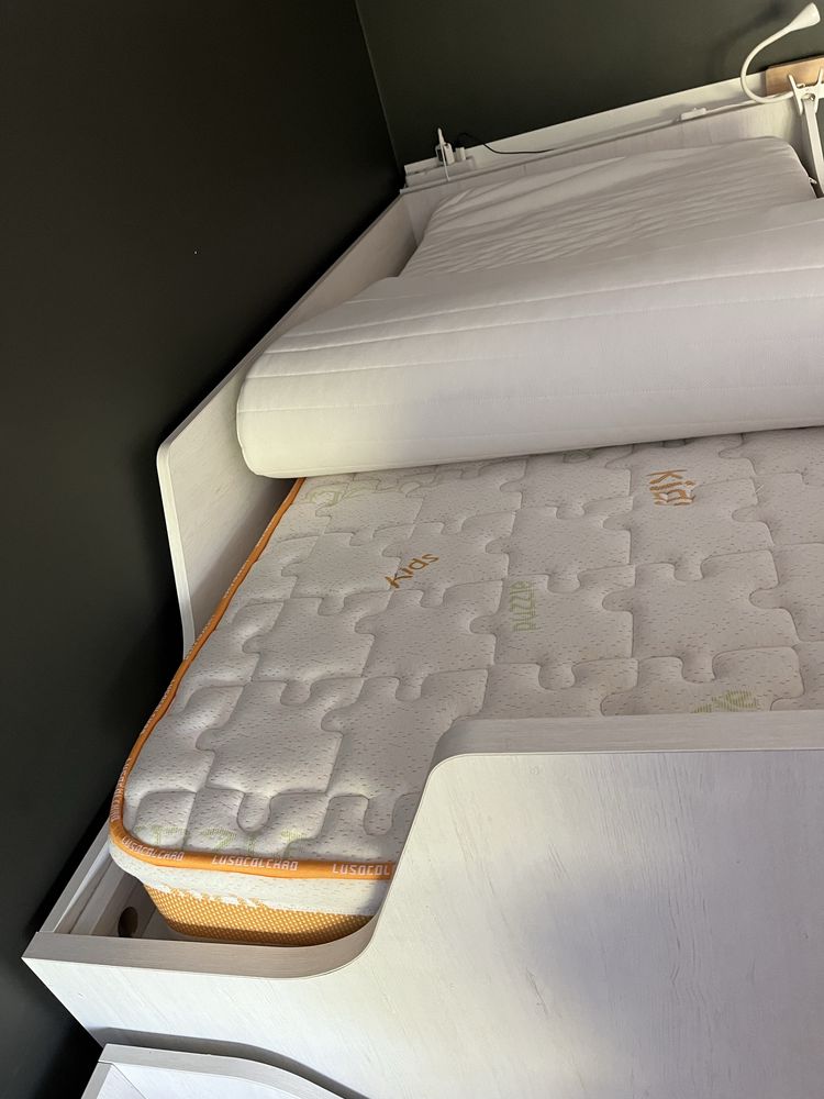 Cama beliche de criança com arrumacao