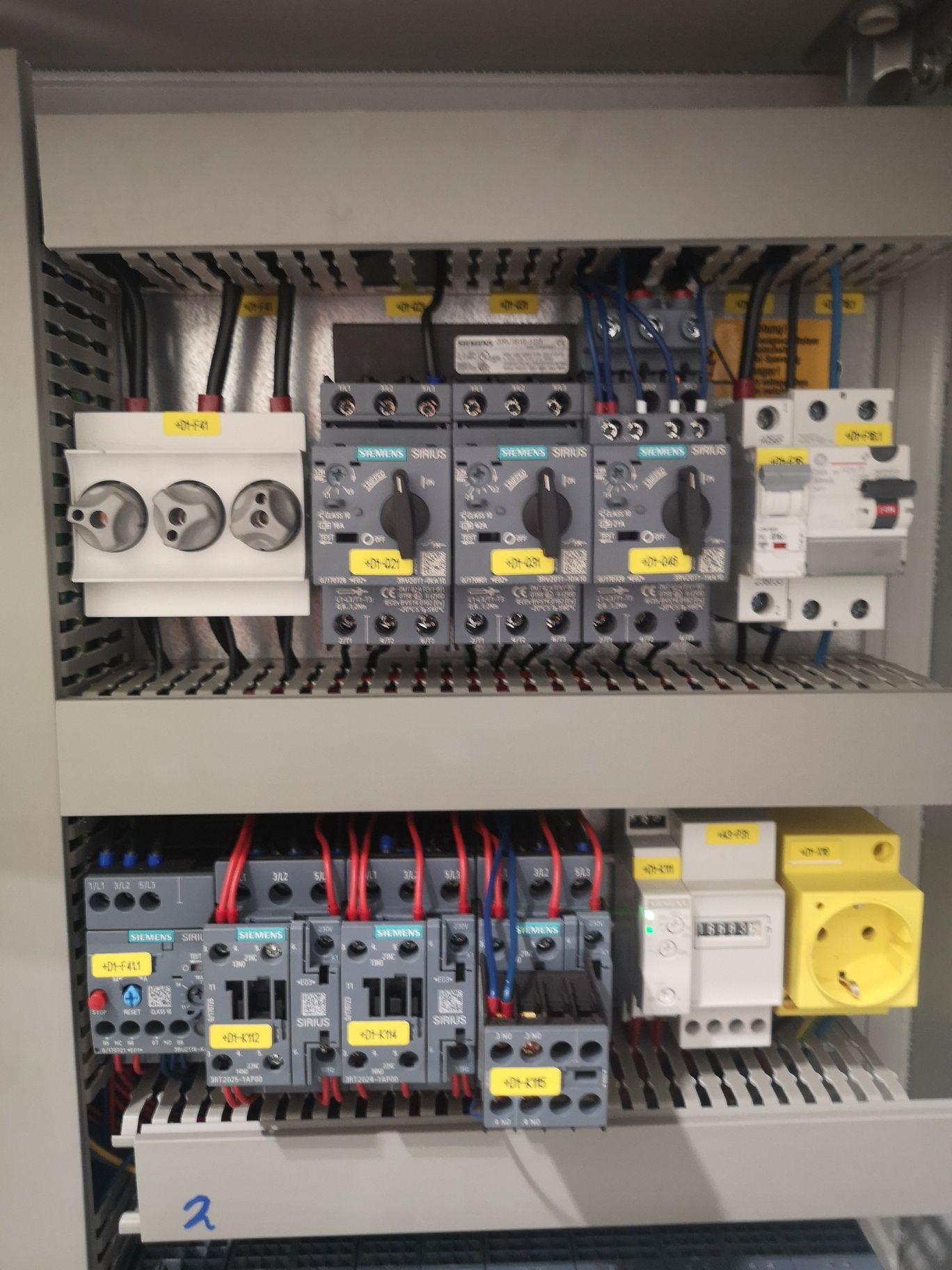 Elektryk Instalacje PV elektryczne pomiary fotowoltaika naprawa maszyn