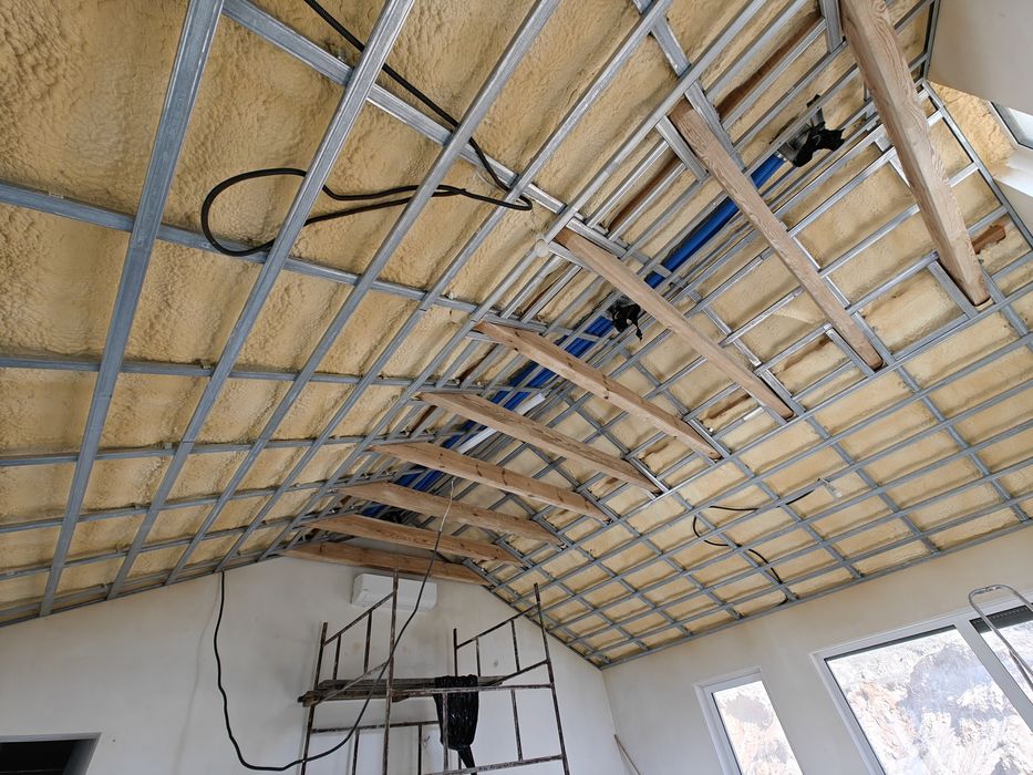 Ocieplenie poddasza PIANA PUR, natrysk, izolacja pianą ocieplenie domu