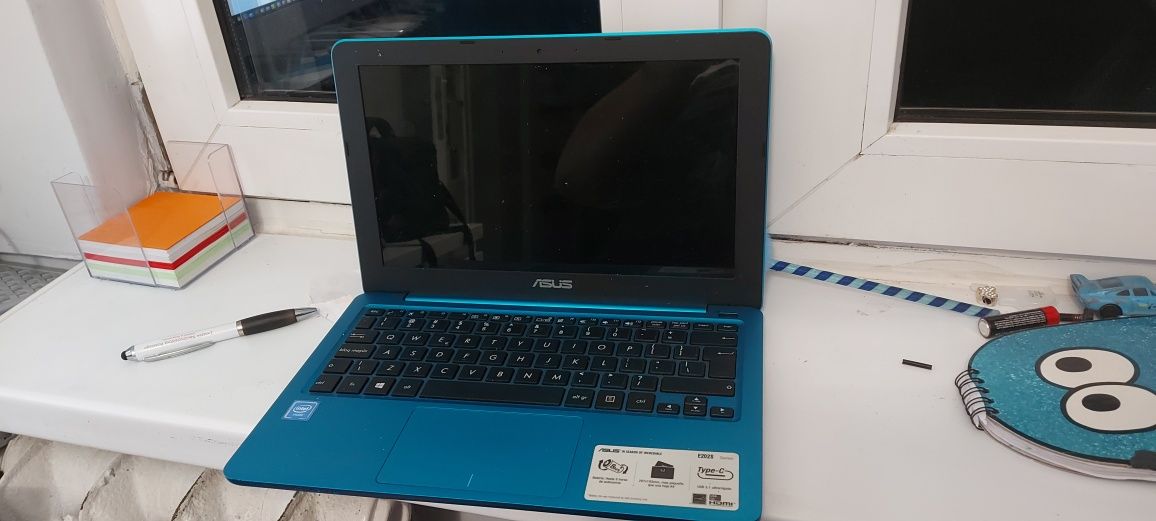 Laptop asus Windows 10 ssd 240Gb 11 cali 4Ram