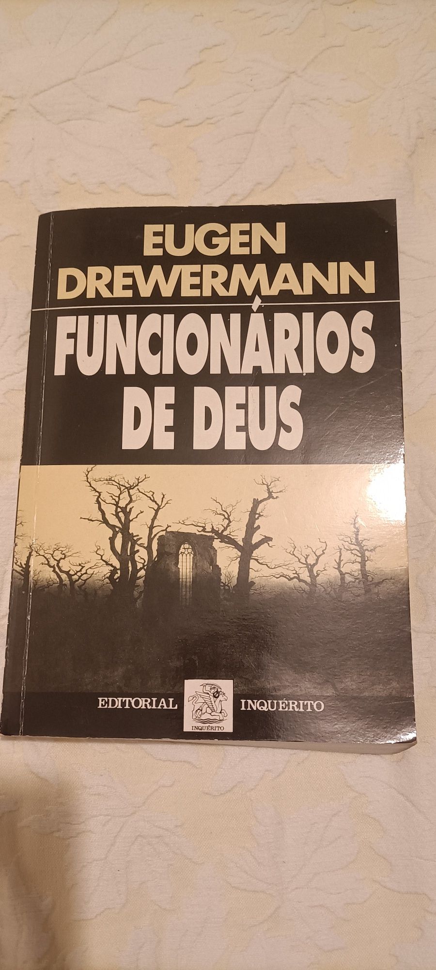 Vendo livro Funcionários de Deus