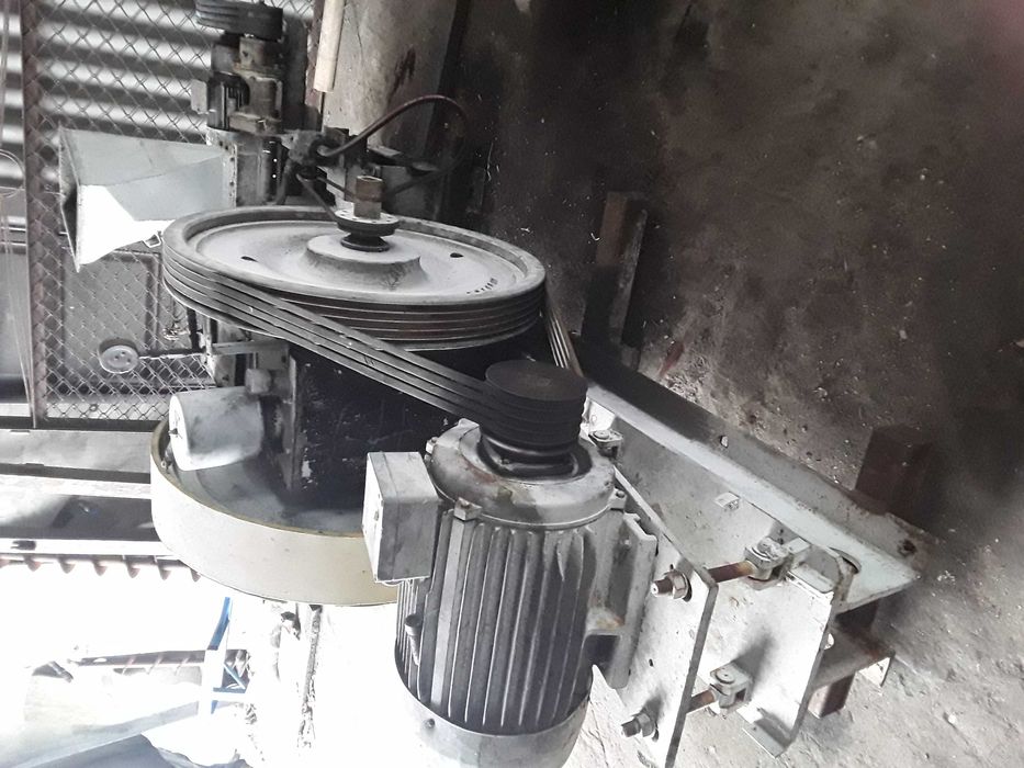 Прес для паливних брикетів