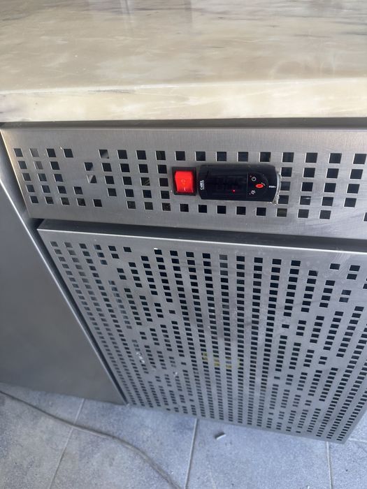 Mesa de frios tampo em mármore