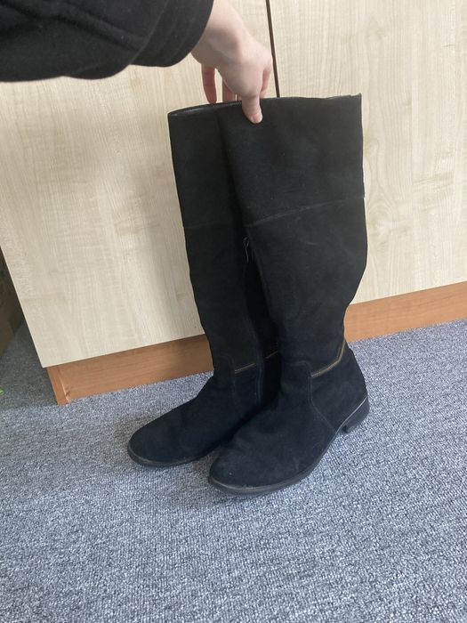 Жіночі замшеві утеплені чорні чоботи — 40 розмір, натуральна замша