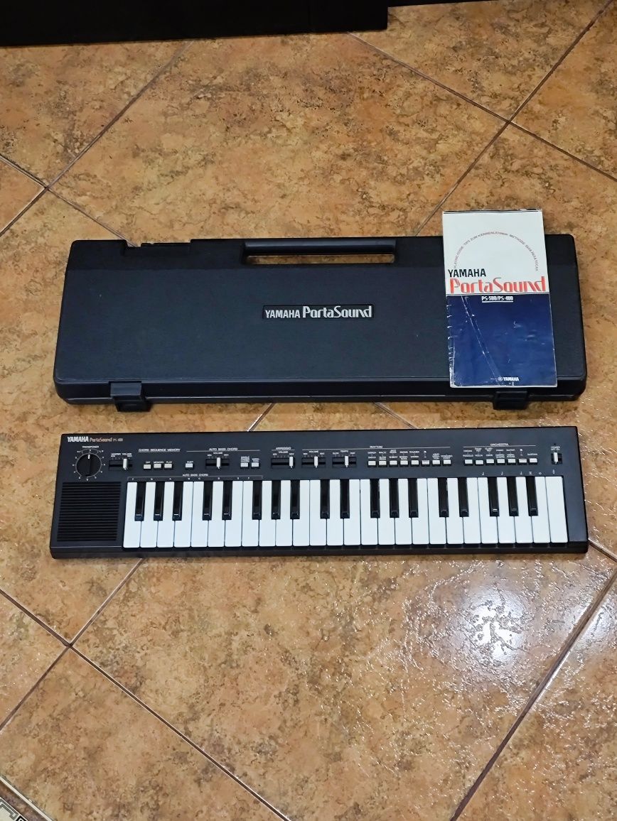 Yamaha Portasound PS-400 це вінтажна електронна клавіатура