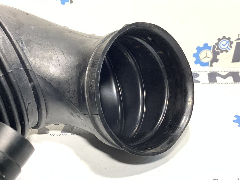 Патрубок воздушного фильтра Мерседес С220 W203 2.2 OM646 А6460940297
