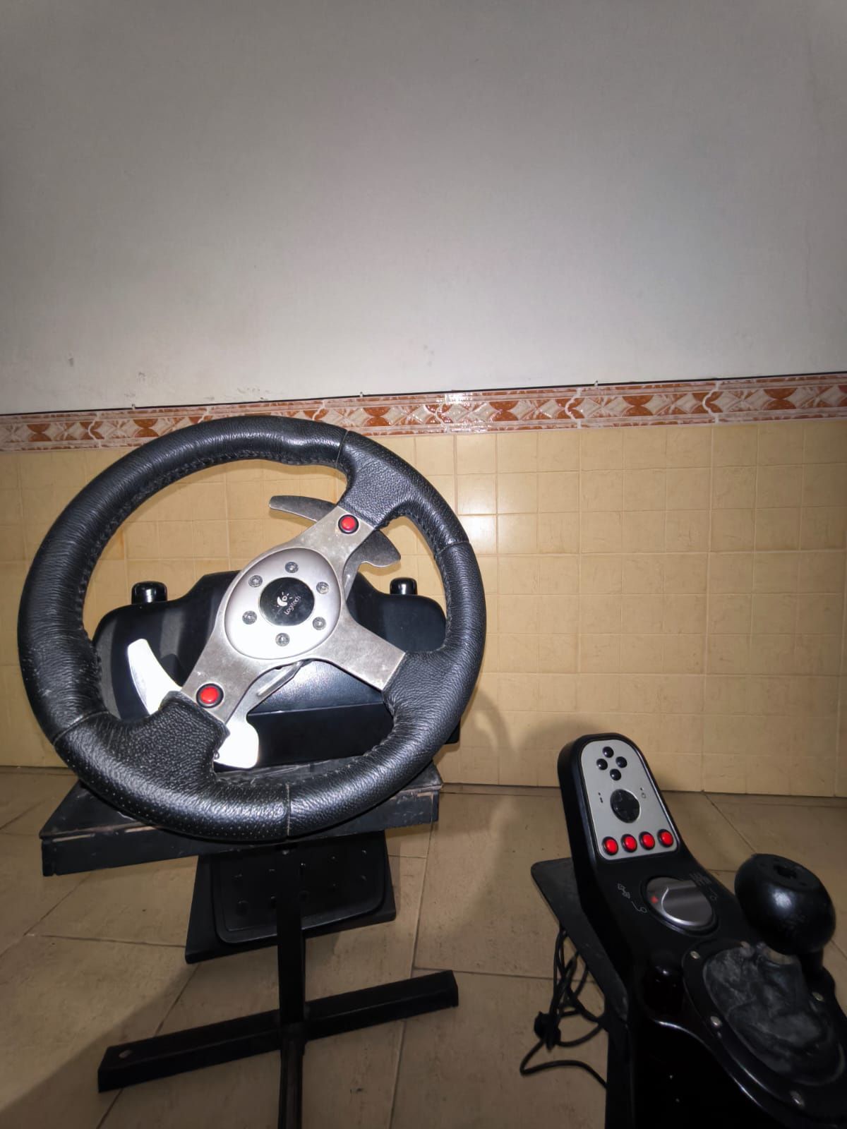 Logitech G25 com extras