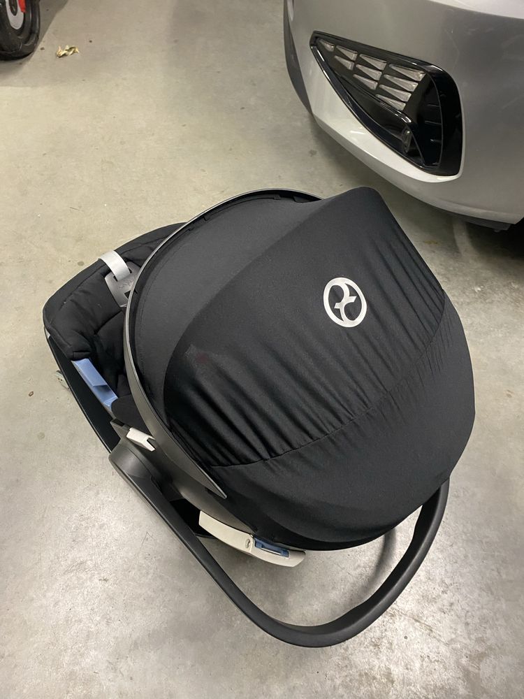 Nosidelko z bazą Cybex