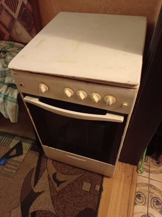Продам газовую плиту