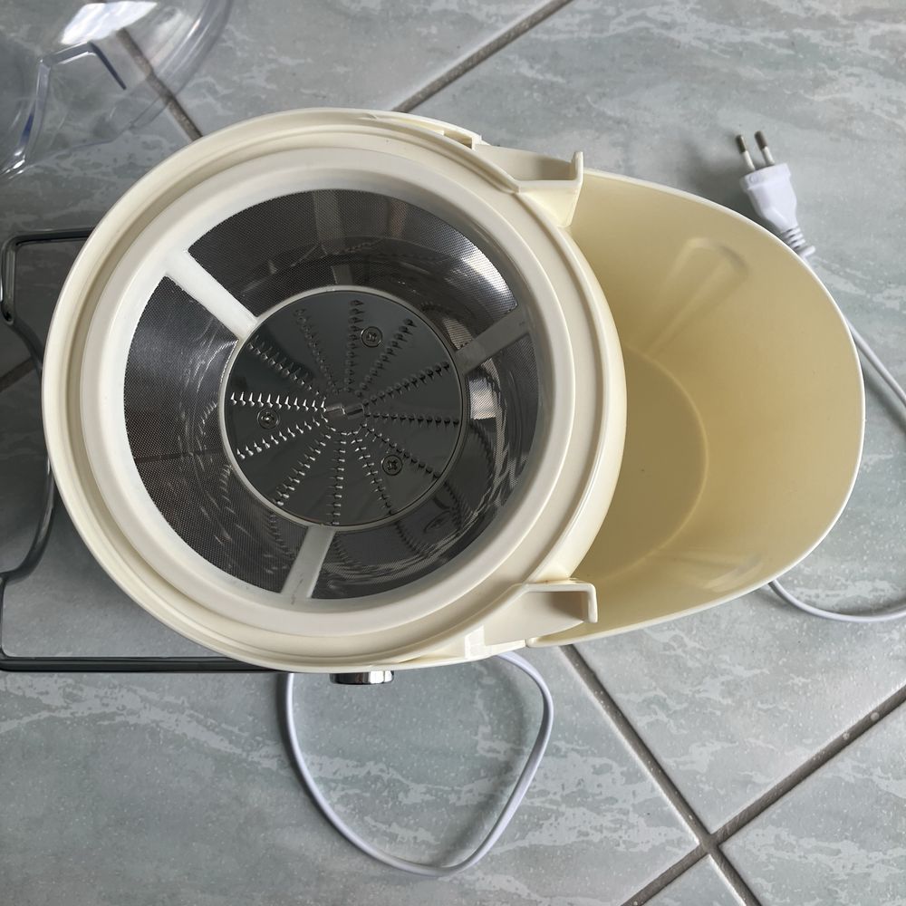 Sokowirówka Mesko MS4102 z instrukcją