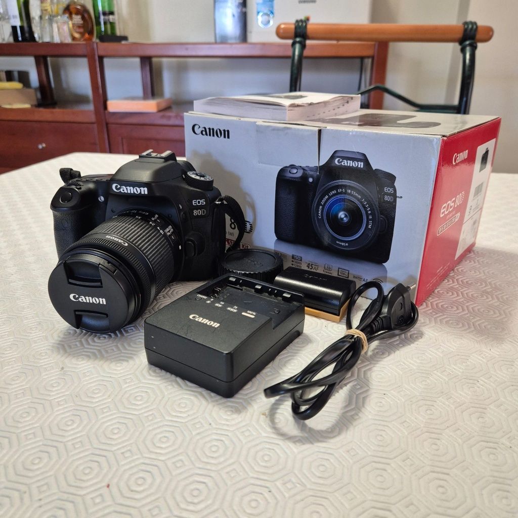 Canon 80D com lente Kit