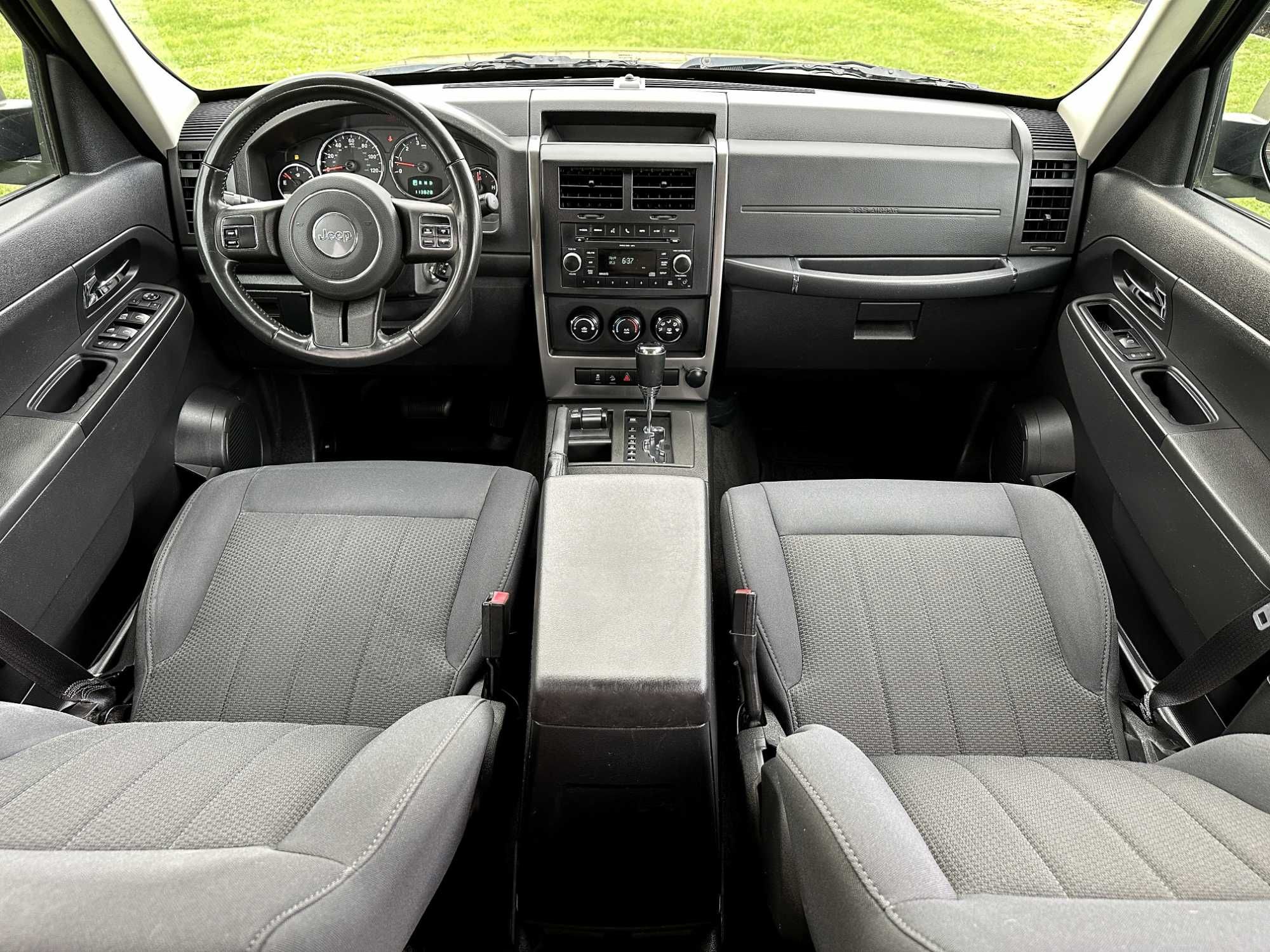 JEEP CHEROKEE LIBERTY 3.7 V6 205PS 4x4 Klima Hak Trail A/T 16" ŚLICZNY