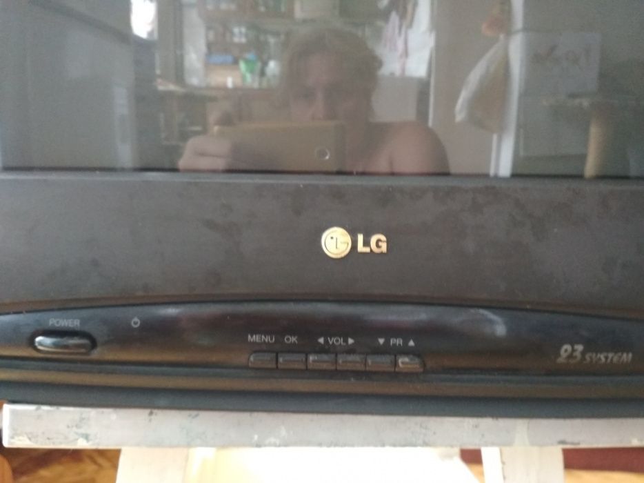 Цветной телевизор LG CF21D16