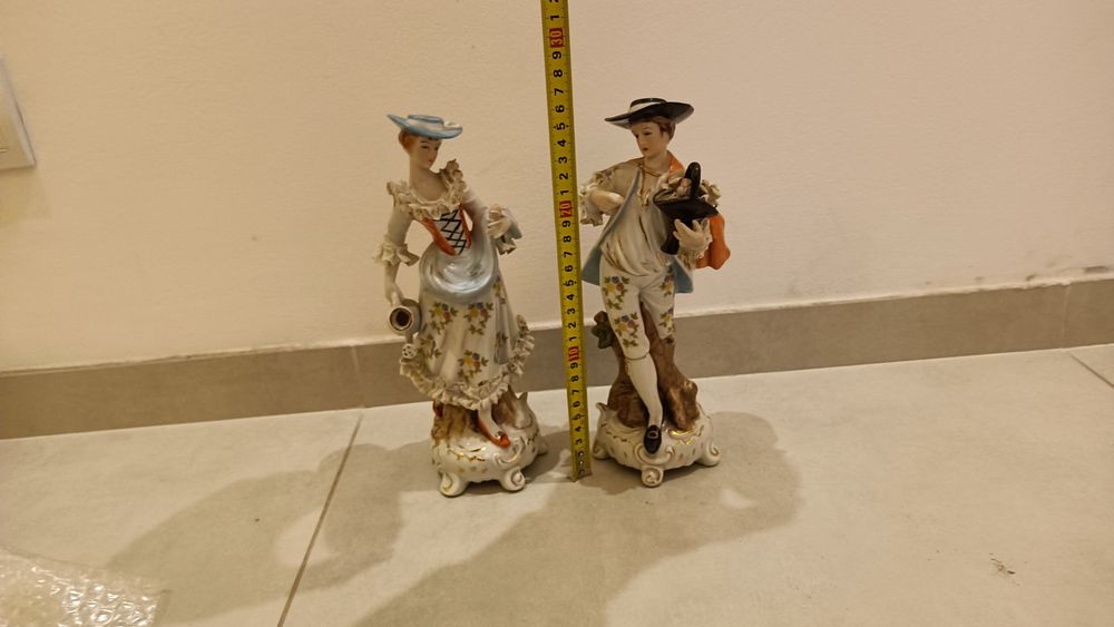 Stare Porcelanowe Figurki Drezno Porcelana Para Kobieta z konewką