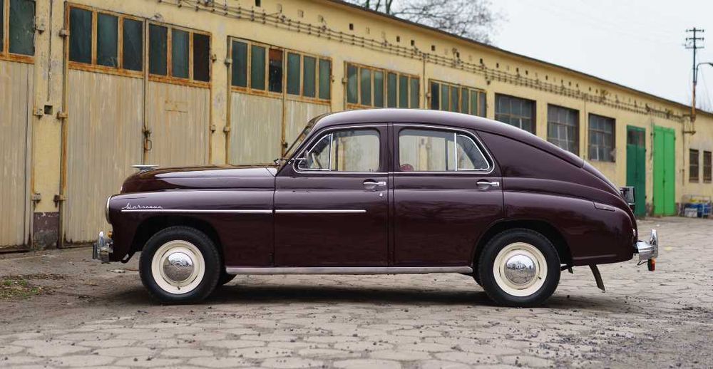 FSO WARSZAWA Sedan M20 Listwy progowe ozdobne komplet!
