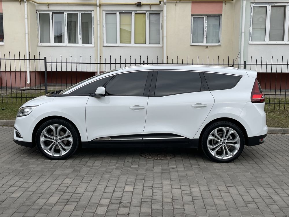 Свіжопригнаний автомобіль з Швейцарії Renault Grand Scenic 4 2017p198к