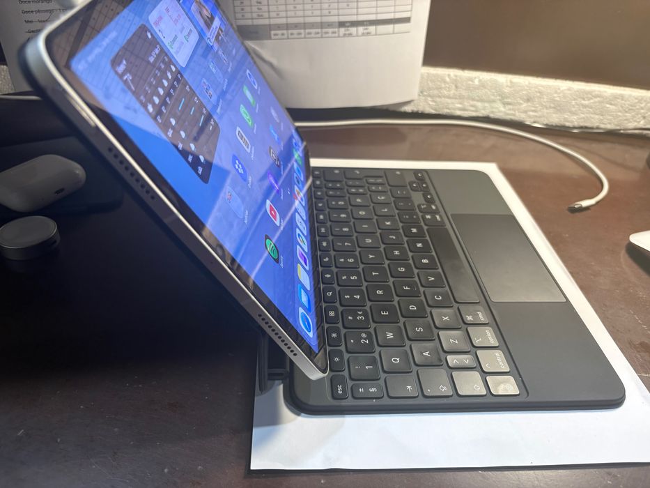 Magic Keyboard iPad Air 11”