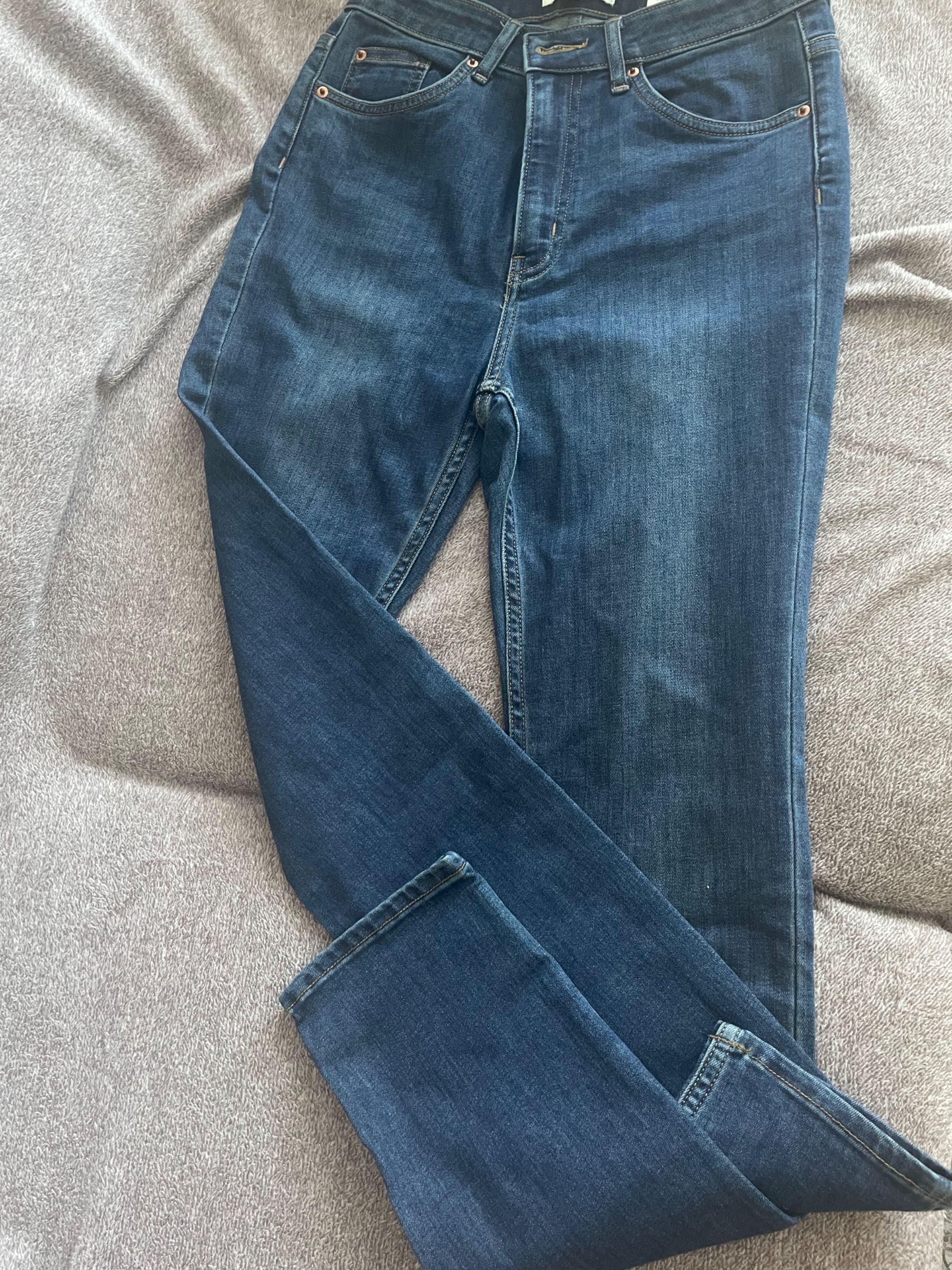 Нові скінні джинси H&M