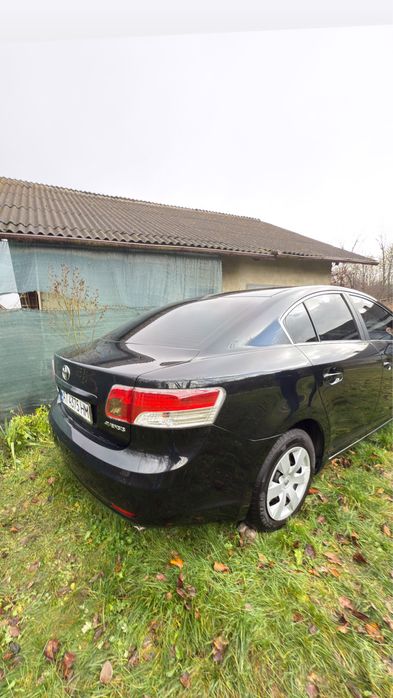 Продається машина Тойота Авенсіс 2010 рік