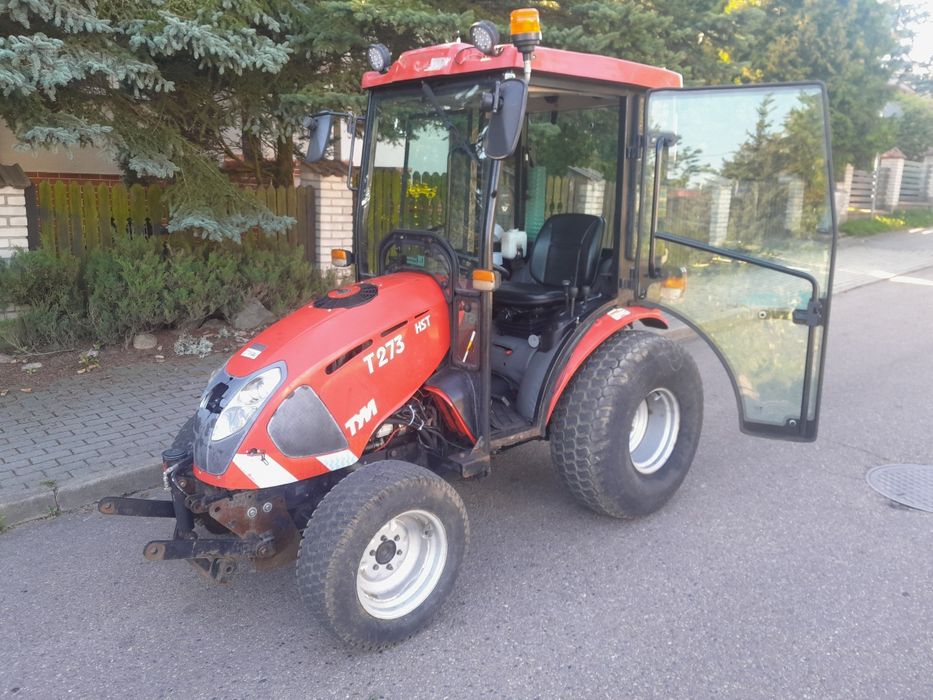 Ciągnik komunalny_TYM T273 HST z przednim WOM-em i TUZ-em_2014 Rok