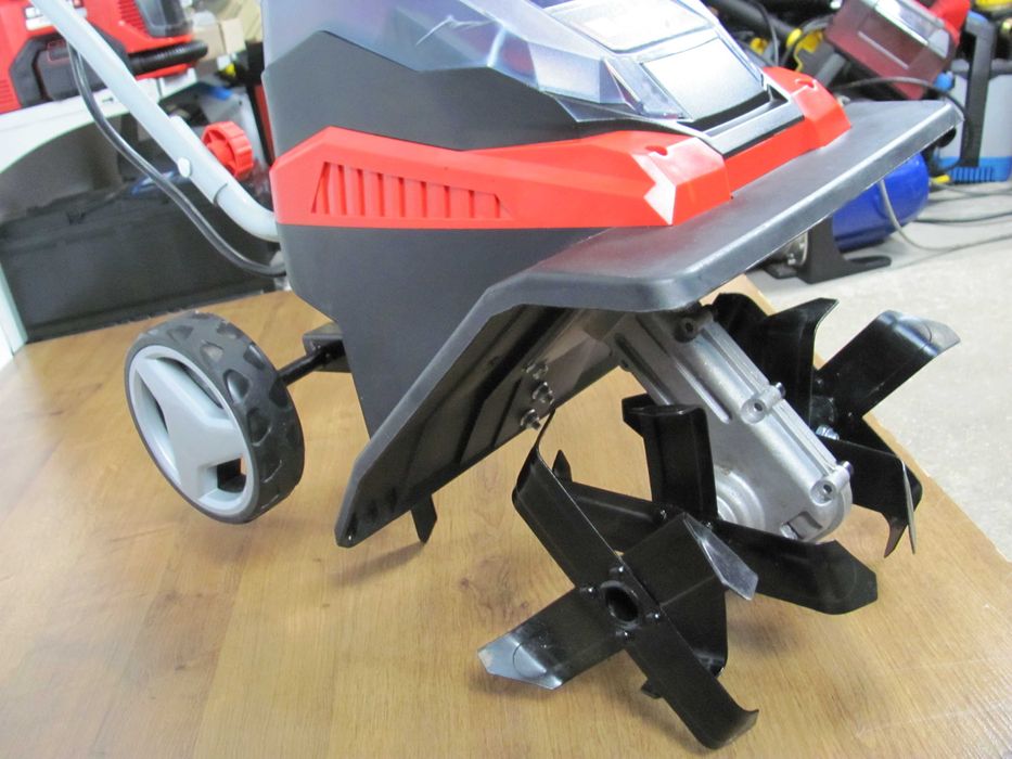 Культиватор серії Expert Einhell GE-CR 30 Li привезено з Німеччини