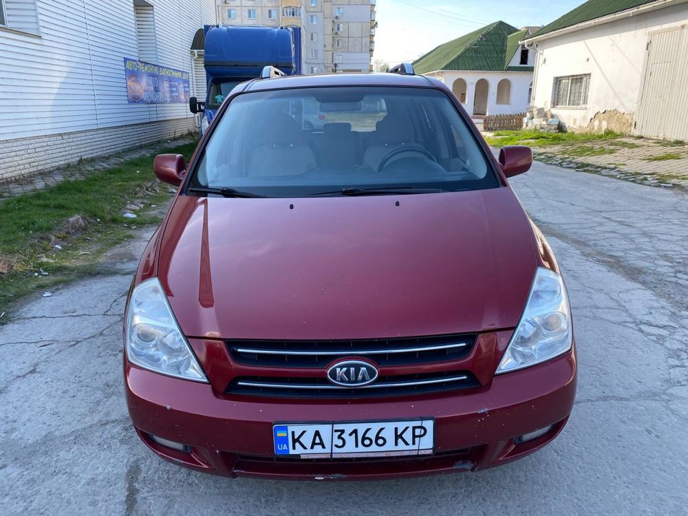 Продам Kia Carnival, автомат