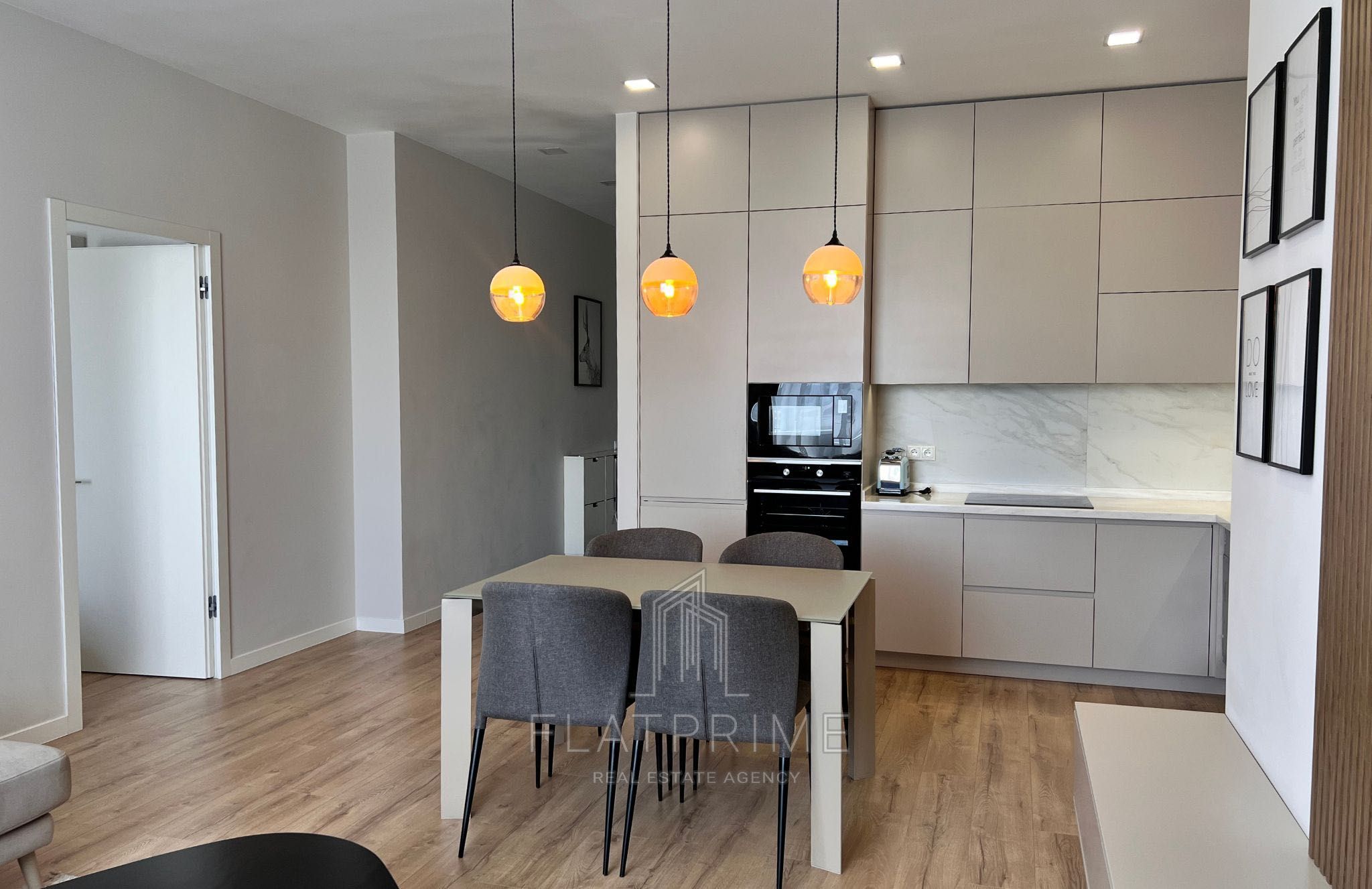 Продаж 2к квартири Royal Tower, Саксаганського 37К, центр