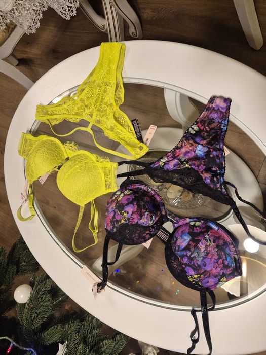 Комплекты  Victoria's secret