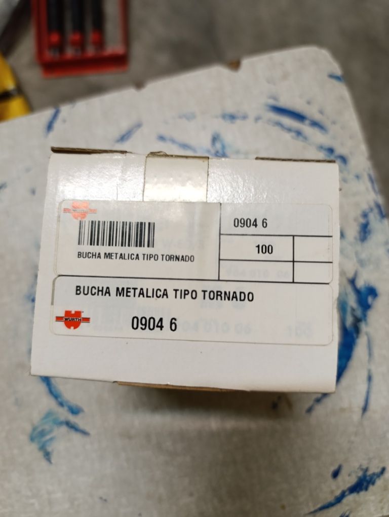 Bucha metálica tipo Tornado.