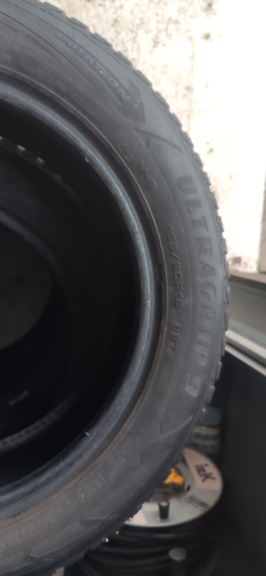 Комплект Зимових шин Goodyear Ultragrip 9 185 60 R15