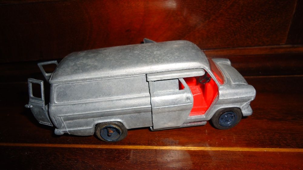 Carro de colecção Antigo Ford Transit Escala 1/4