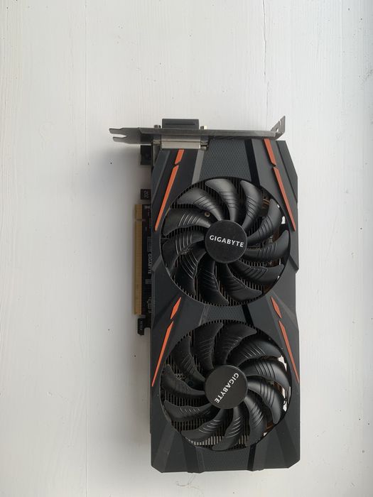 Відеокарта rx570 4gb gigabyte